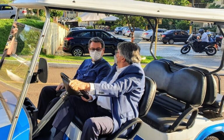 O automovinho do reitor