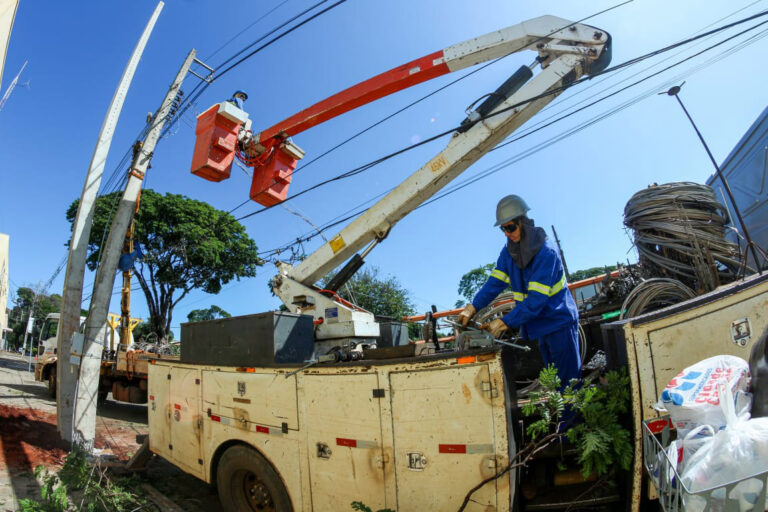 Maringá tem energia elétrica completamente restabelecida pela Copel