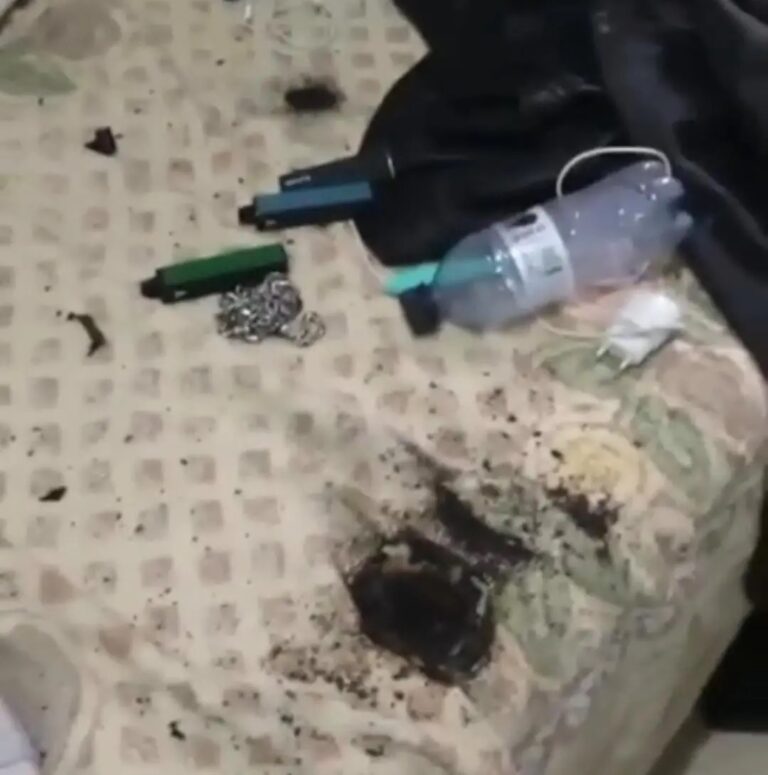 Cigarro eletrônico explode na cama de jovem e provoca incêndio