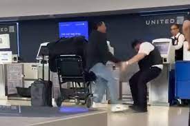 Ex-jogador da NFL espanca funcionário em aeroporto