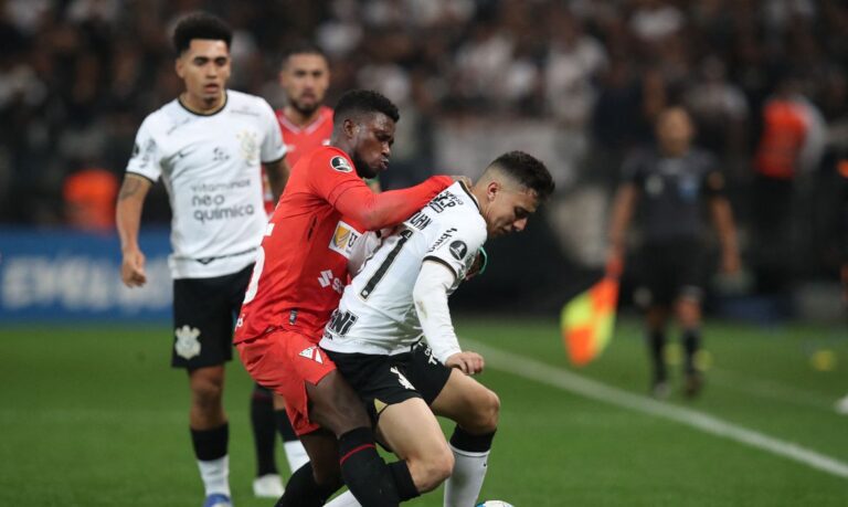 Corinthians empata em Itaquera