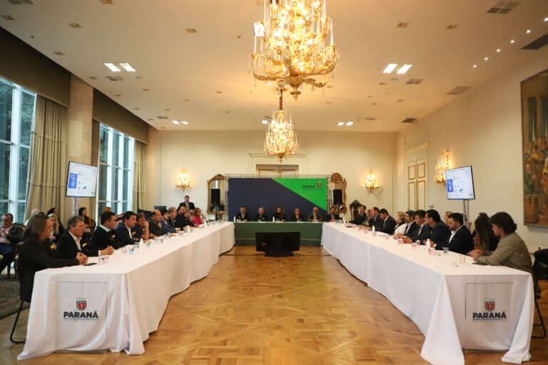 Governo apresenta aos municípios o projeto da Universidade dos Prefeitos￼