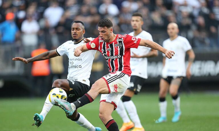 Corinthians e São Paulo ficam no empate 