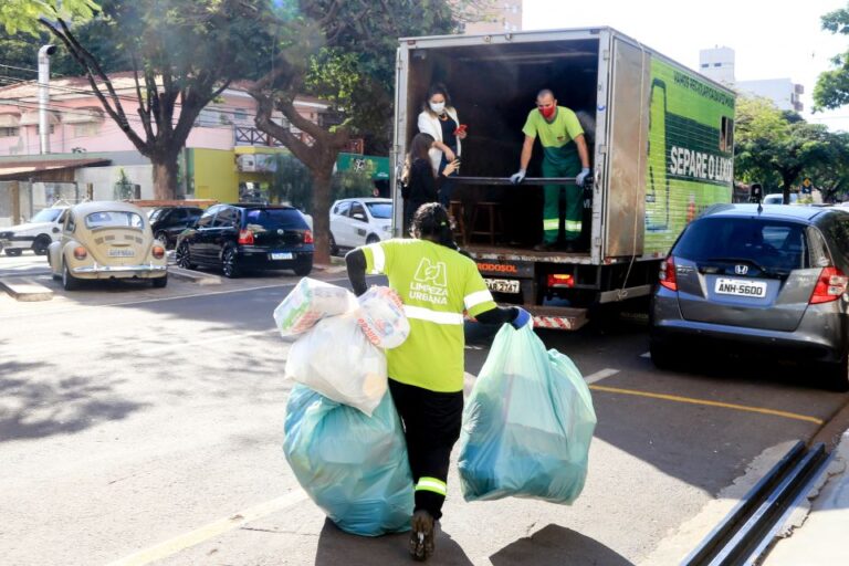 Maringá recicla 7% do total de resíduos coletados, mais que média nacional