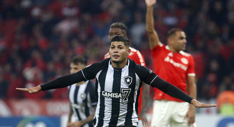 Botafogo conquista virada heroica sobre o Internacional