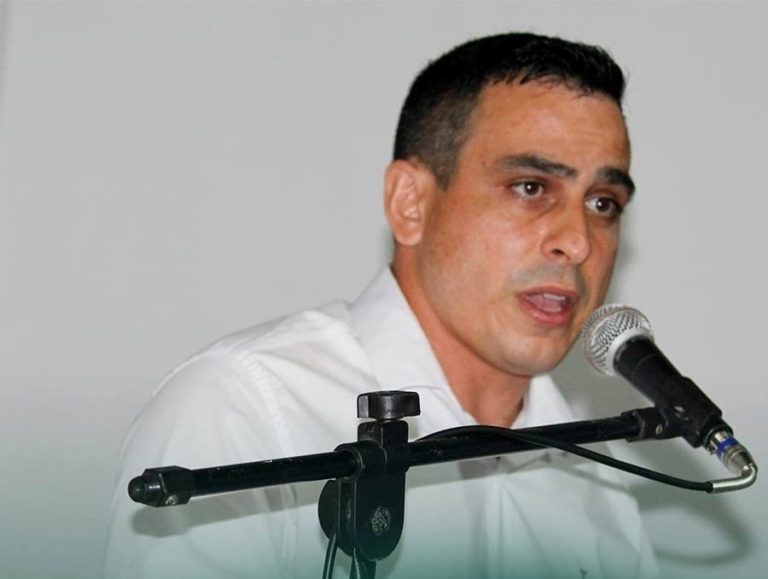 Prefeito resgata de cárcere privado jovem sequestrada pelo ex