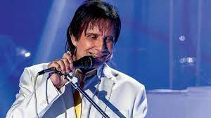 Roberto Carlos está com Covid-19 e adia show