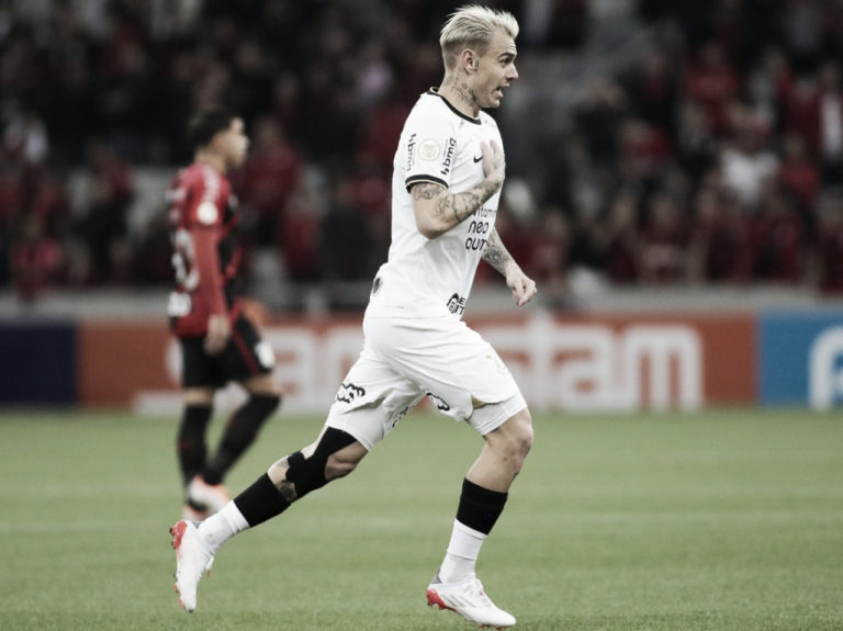 Corinthians empata com Athletico-PR