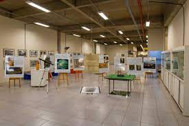 Exposição na biblioteca da UEM mostra história da astronomia
