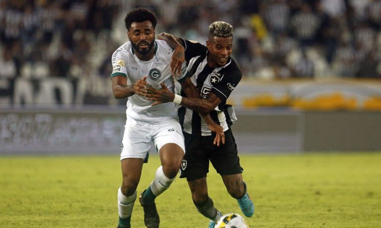 Goiás derrota Botafogo de virada no Brasileiro