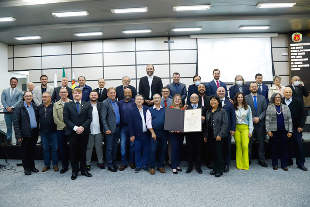 Vereadores homenageiam Rotary Clube com título