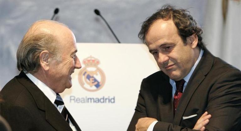 Joseph Blatter e Michel Platini são condenados a um ano e oito meses de prisão