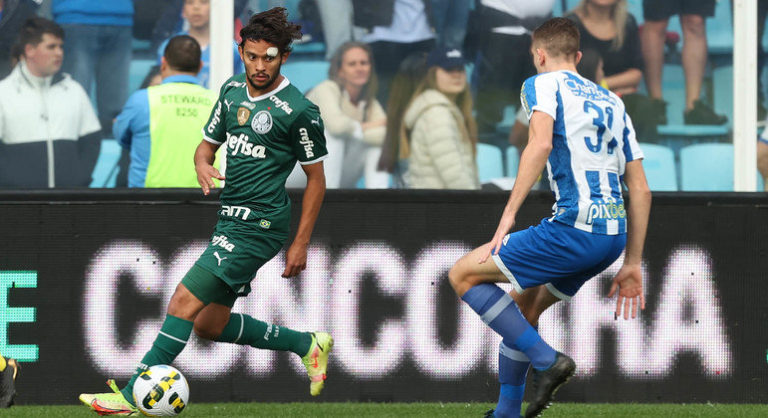 Palmeiras segue líder após empate com Avaí