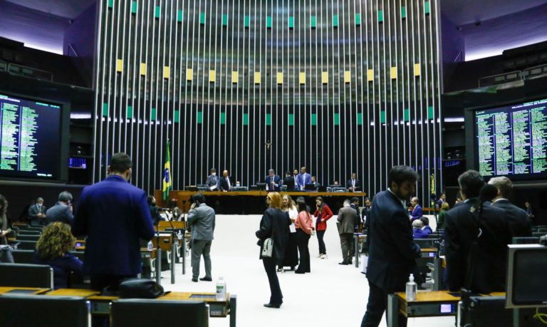 PEC dos benefícios começa a ser discutida