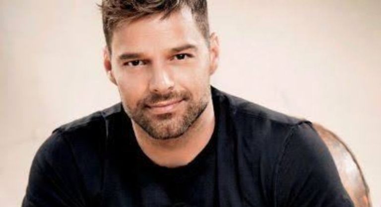 Ricky Martin acusado de incesto