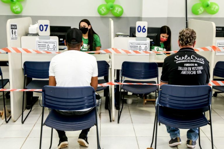 Agência do Trabalhador inicia semana com 706 vagas