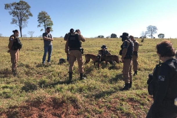 Localizada droga que traficantes jogaram de um avião