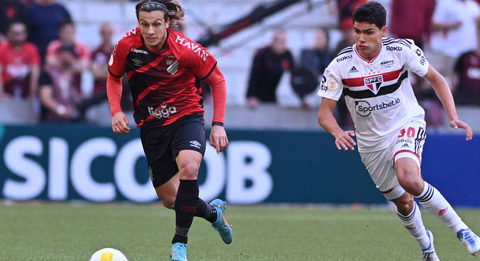 Athletico-PR vence o São Paulo