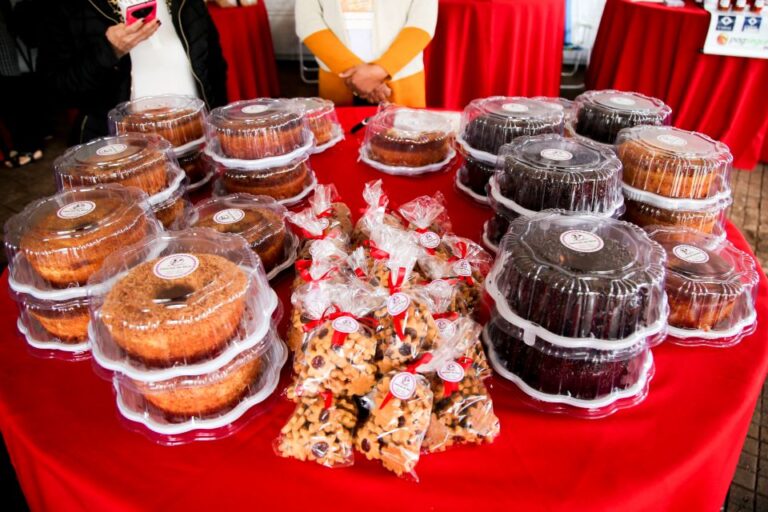 Prefeitura promove feira de produtos caseiros na Praça Renato Celidônio