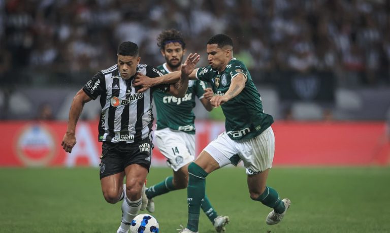 Atlético-MG e Palmeiras empatam em 2 a 2