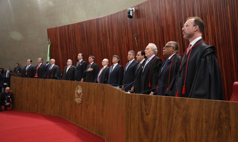 Ministro Alexandre de Moraes toma posse como presidente do TSE