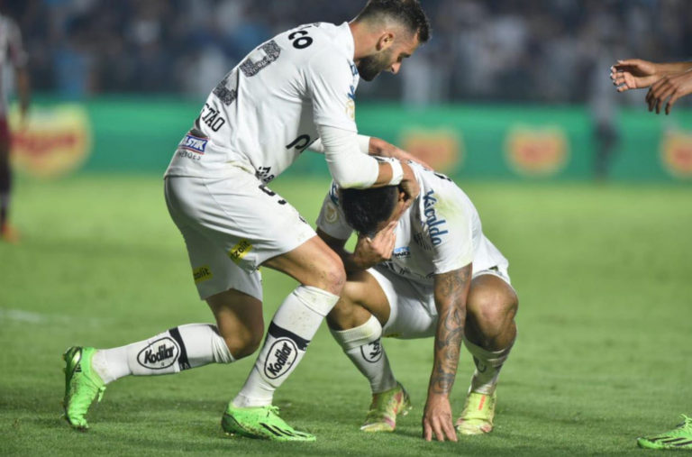 Santos empata com o Fluminense