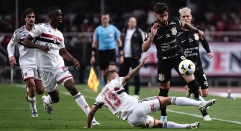 São Paulo e Corinthians empatam