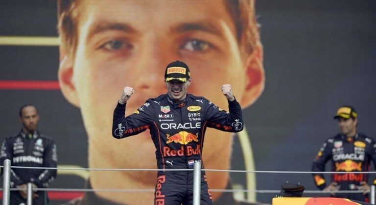 Verstappen se diz surpreso com recorde