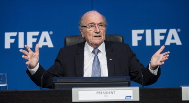 Ex-presidente da Fifa assume erro em escolha do Catar como sede da Copa do Mundo