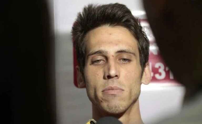 <strong>Mata o pai depois de ser absolvido pela morte da mãe</strong>