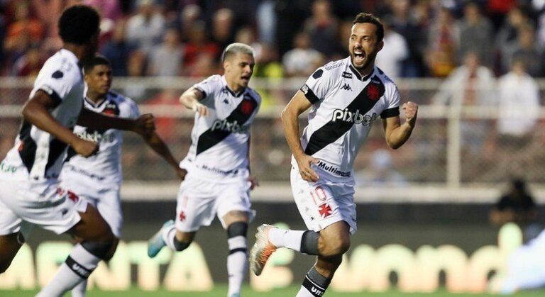 Vasco vence Ituano e volta à Serie A