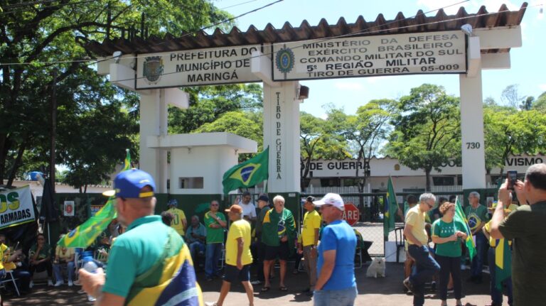 <strong>Moradores e lojistas reclamam de manifestação no Tiro de Guerra</strong>