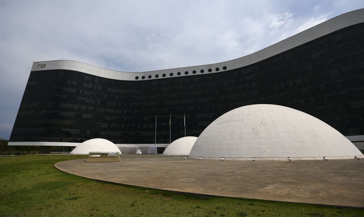 Presidente e vice eleitos serão diplomados hoje no TSE