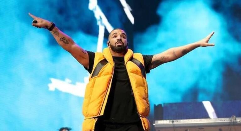 Drake faz show depois de cinco anos 