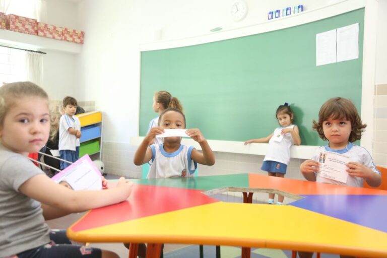 <strong>Plantão de férias em CMEIs espera 1,7 mil crianças</strong>