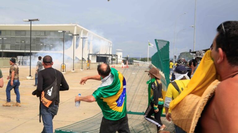 Extremismo e sociedade