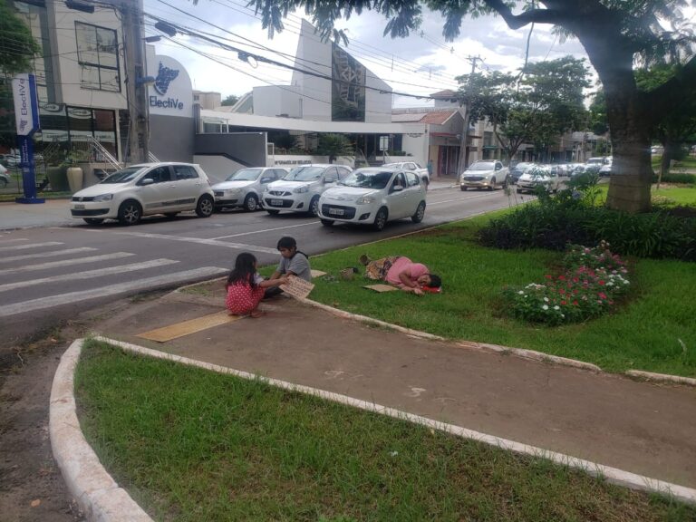 Moradores relatam que pessoas em situação de rua estão em toda Cidade