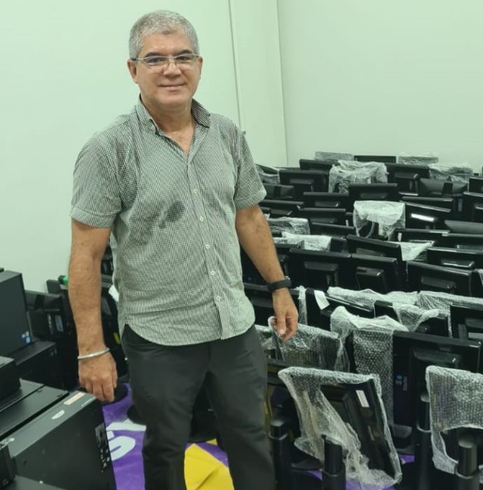 Fiep doa 100 computadores para a Prefeitura de Maringá treinar jovens em cursos de TI