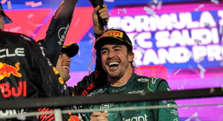 FIA acata pedido de revisão da Aston Martin e devolve 3º lugar a Fernando Alonso