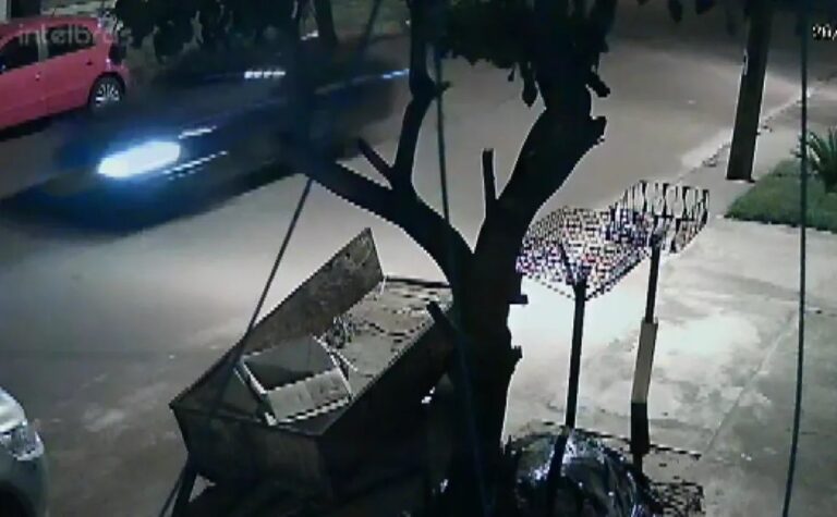 <strong>Carro em fuga provoca grave acidente em Maringá</strong>