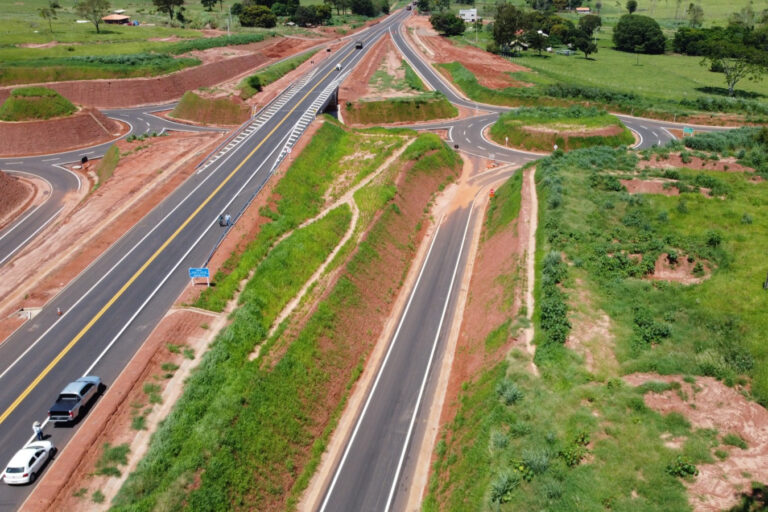 Estado lança campanha para apresentar grandes obras em andamento