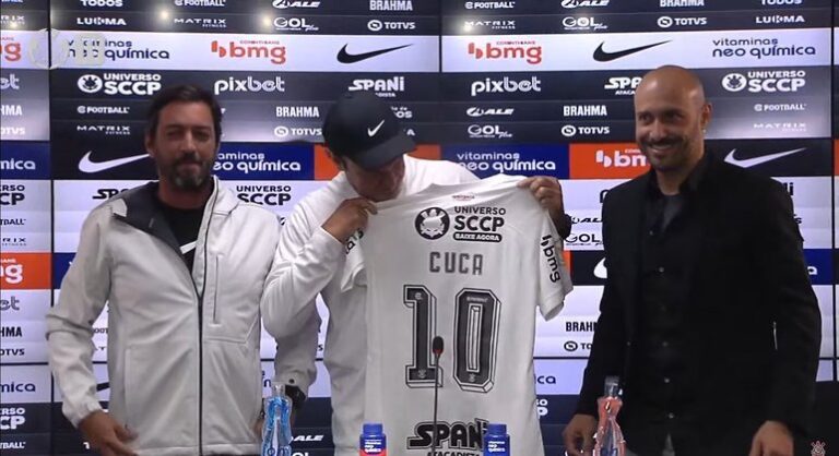 Cuca é apresentado pelo Corinthians