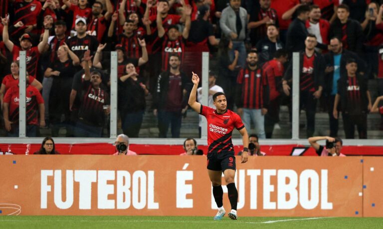 Athletico-PR bate Galo na Libertadores