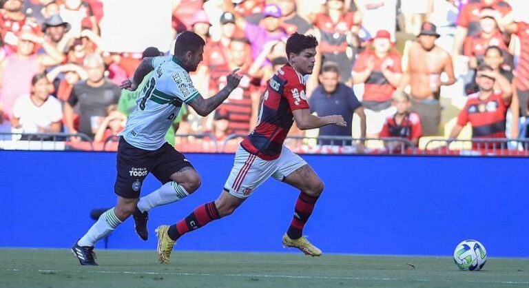 Flamengo vence o Coritiba pelo Brasileirão
