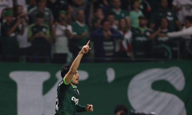 Brasileiro: Palmeiras goleia Grêmio