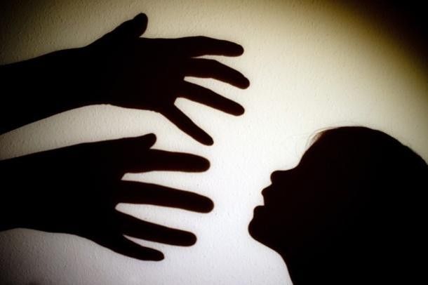 Homem é detido por pornografia infantil