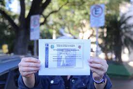Idosos podem pedir credencial para estacionamento gratuito