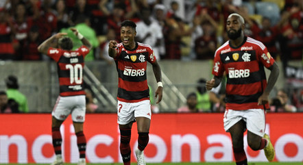 Flamengo vence Olimpia e abre vantagem nas oitavas