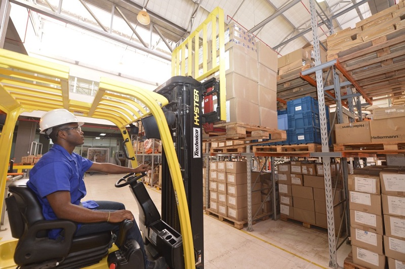 Setores industriais anseiam por bons profissionais de logística e transporte 