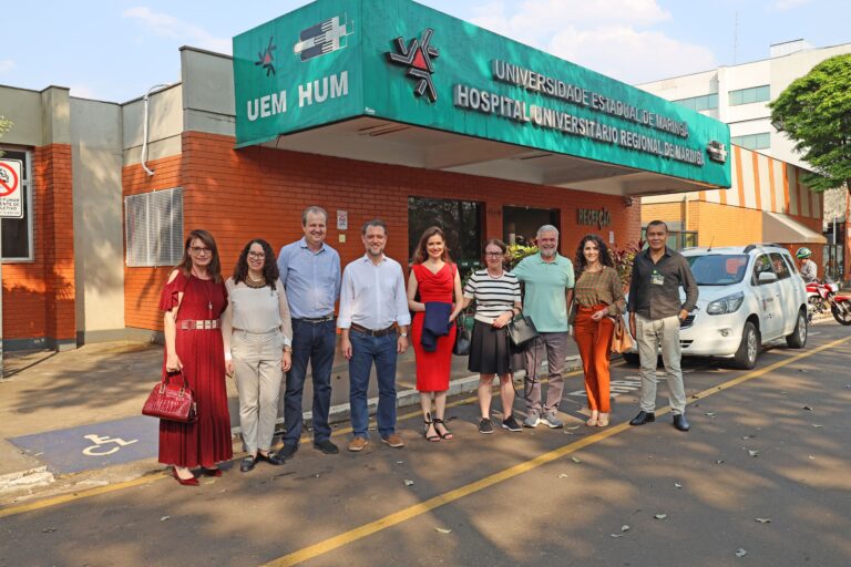 Secretário da Ciência, Tecnologia e Ensino Superior do Paraná visita HUM